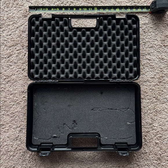 Hard Case - Picture 4 of 7